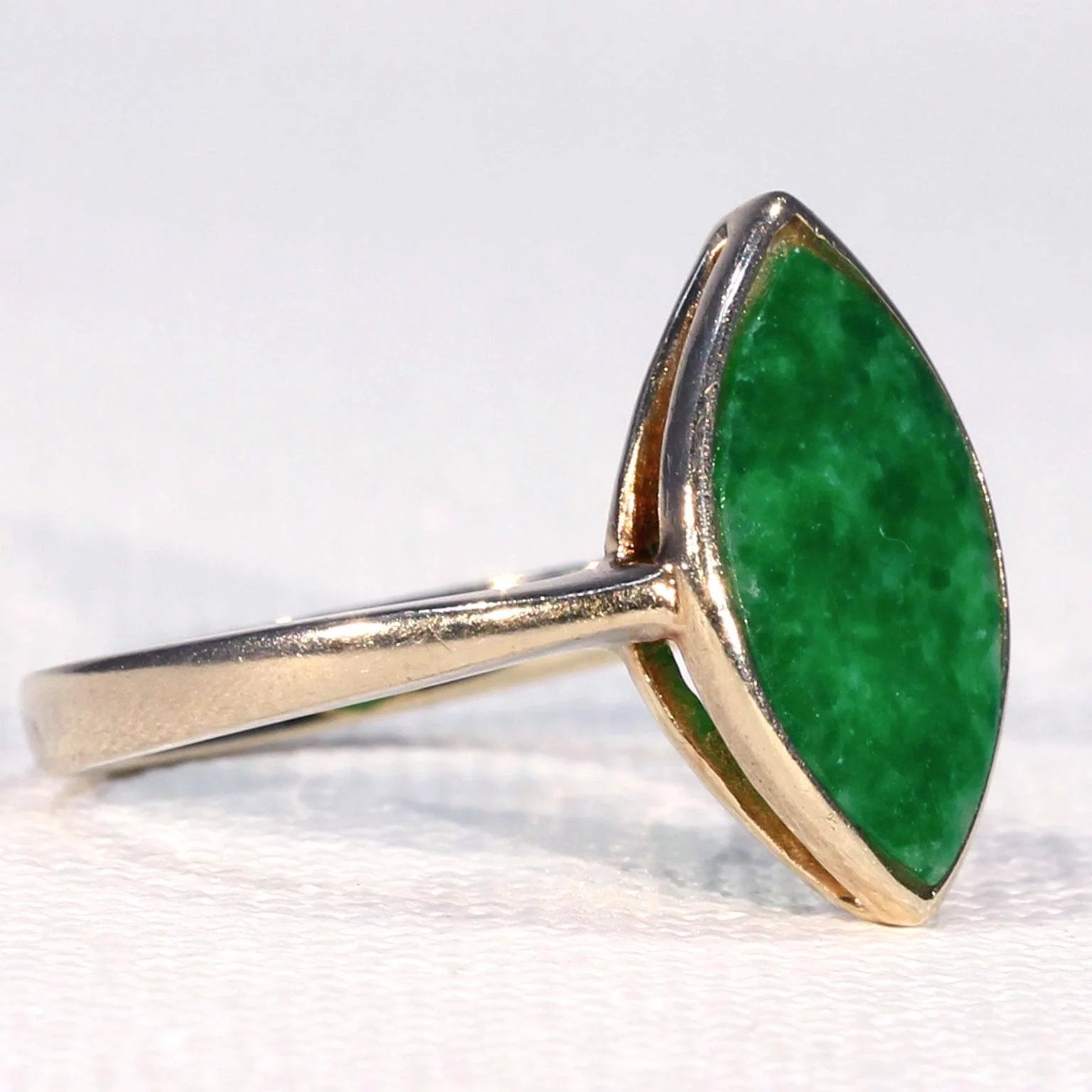 Vintage 14k Gold Jade Ring